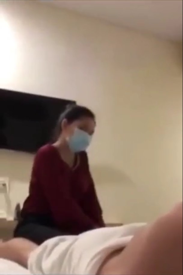 Bokep Indo Pijat Terapis Tapi Bagian Sensitif Tersentuh