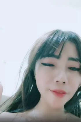 Talent Nia Tobrut Lagi Live Bugil